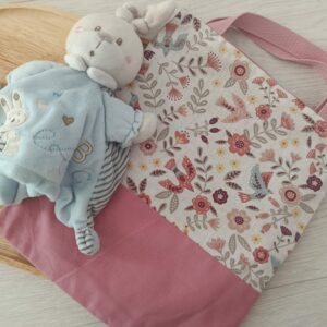 Sac à doudou/ chaussons/ gourde...